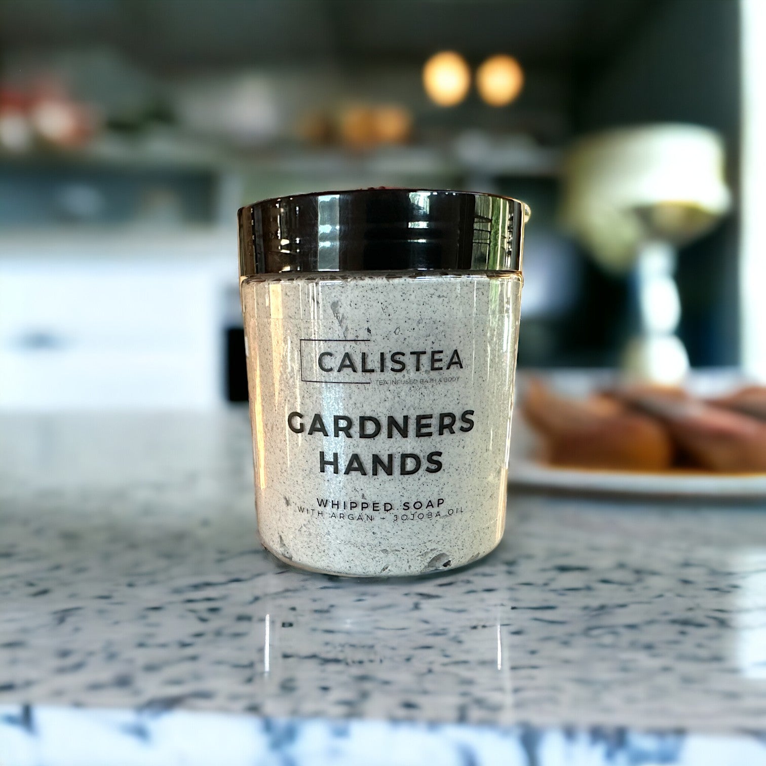 Gardeners Hands - Calistea4 oz by volume
